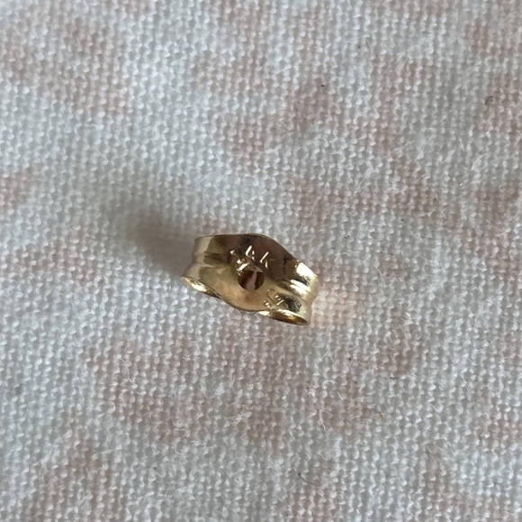 14K Gold Pearl Stud Earrings – White 7mm - Picture 10 of 11